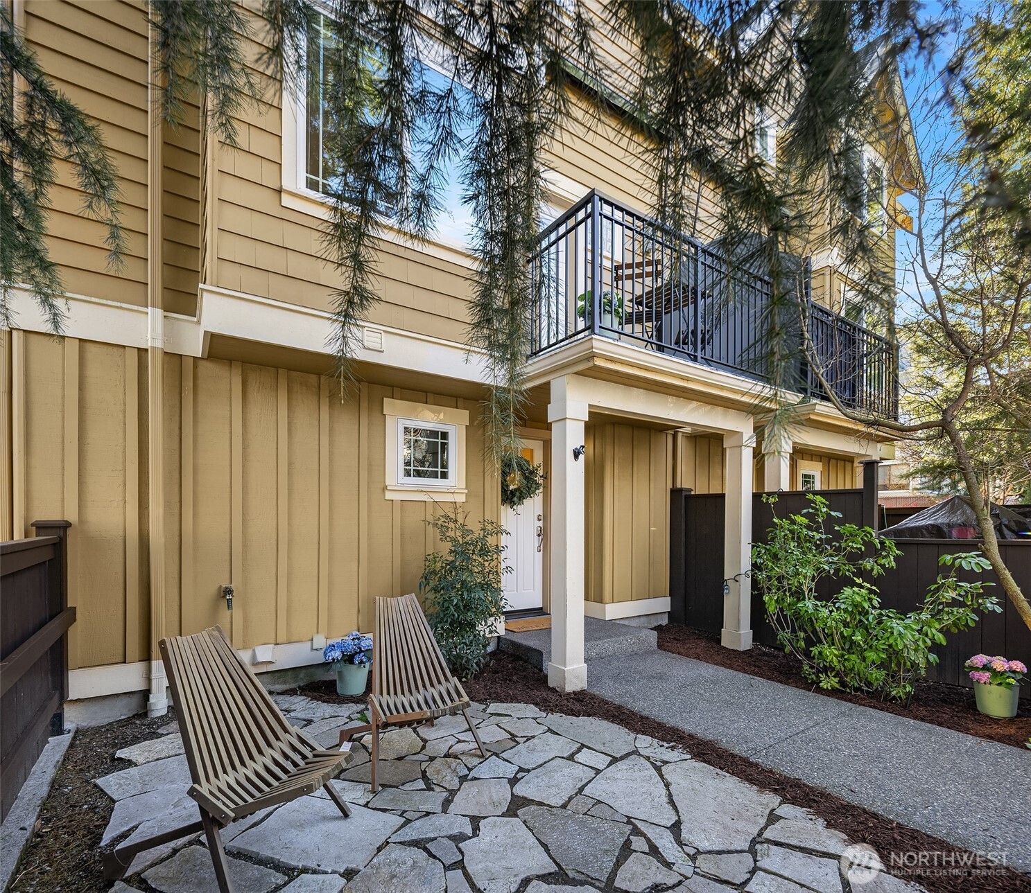 739 N 94th Street #B, Seattle, WA 98103