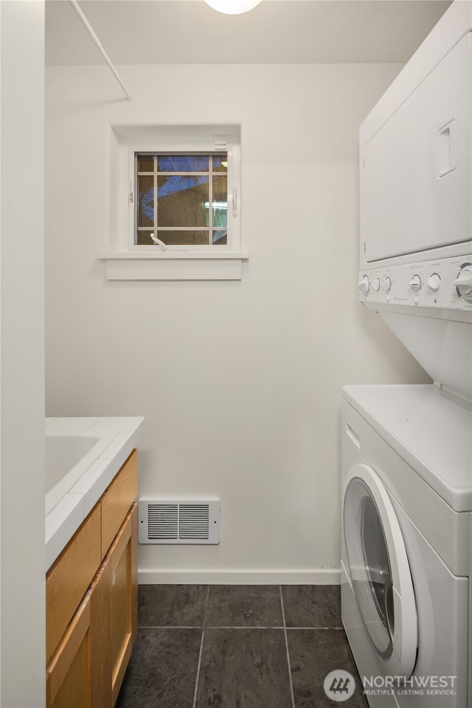 739 N 94th Street #B, Seattle, WA 98103