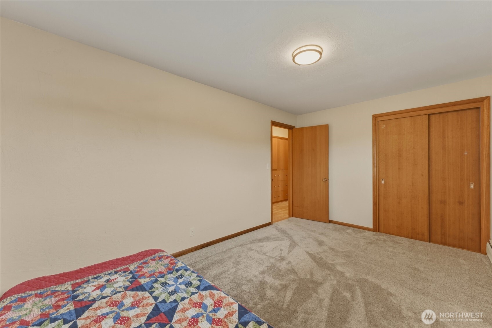 950 SE 12th Street , College Place, WA 99324