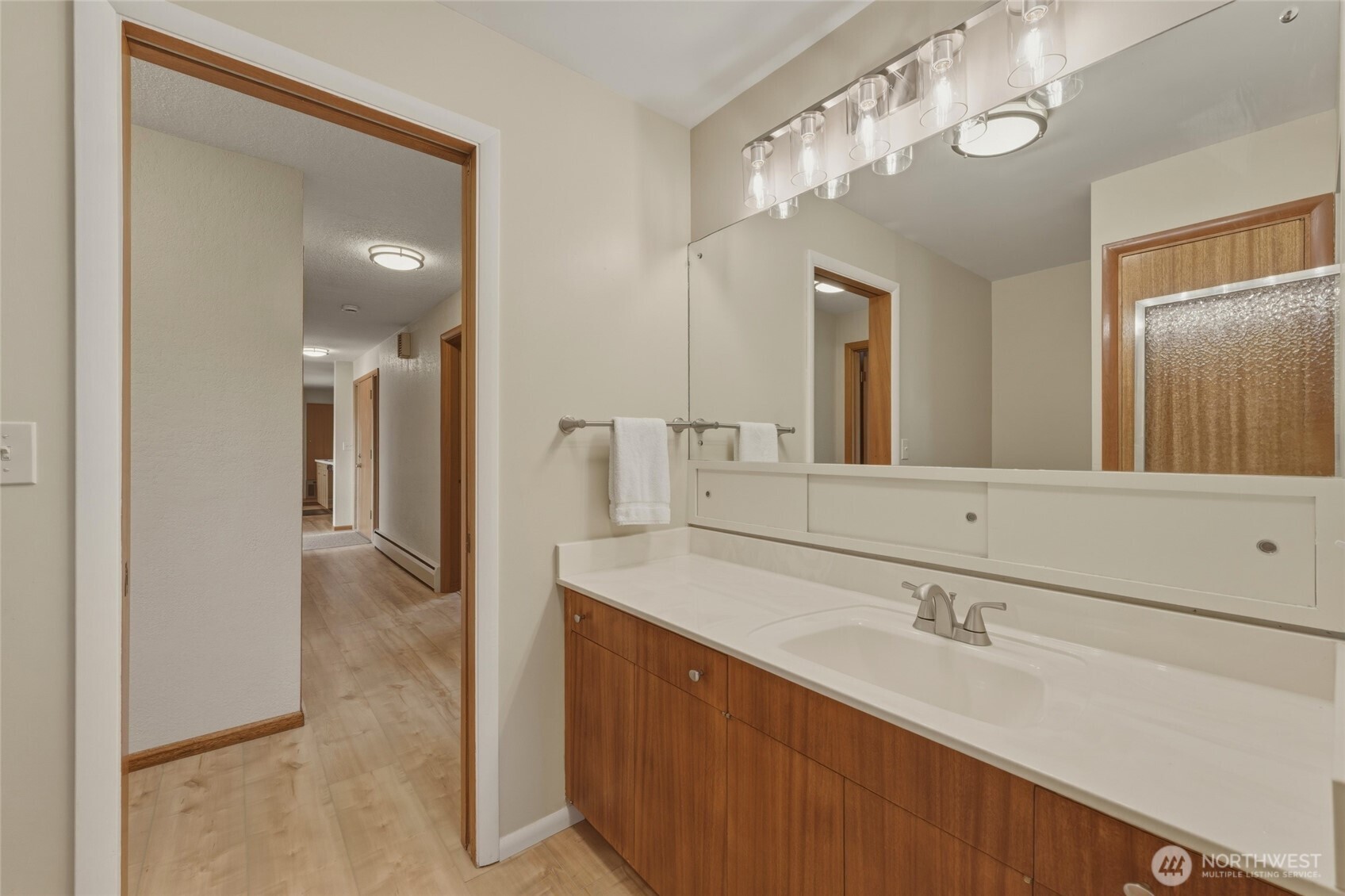 950 SE 12th Street , College Place, WA 99324