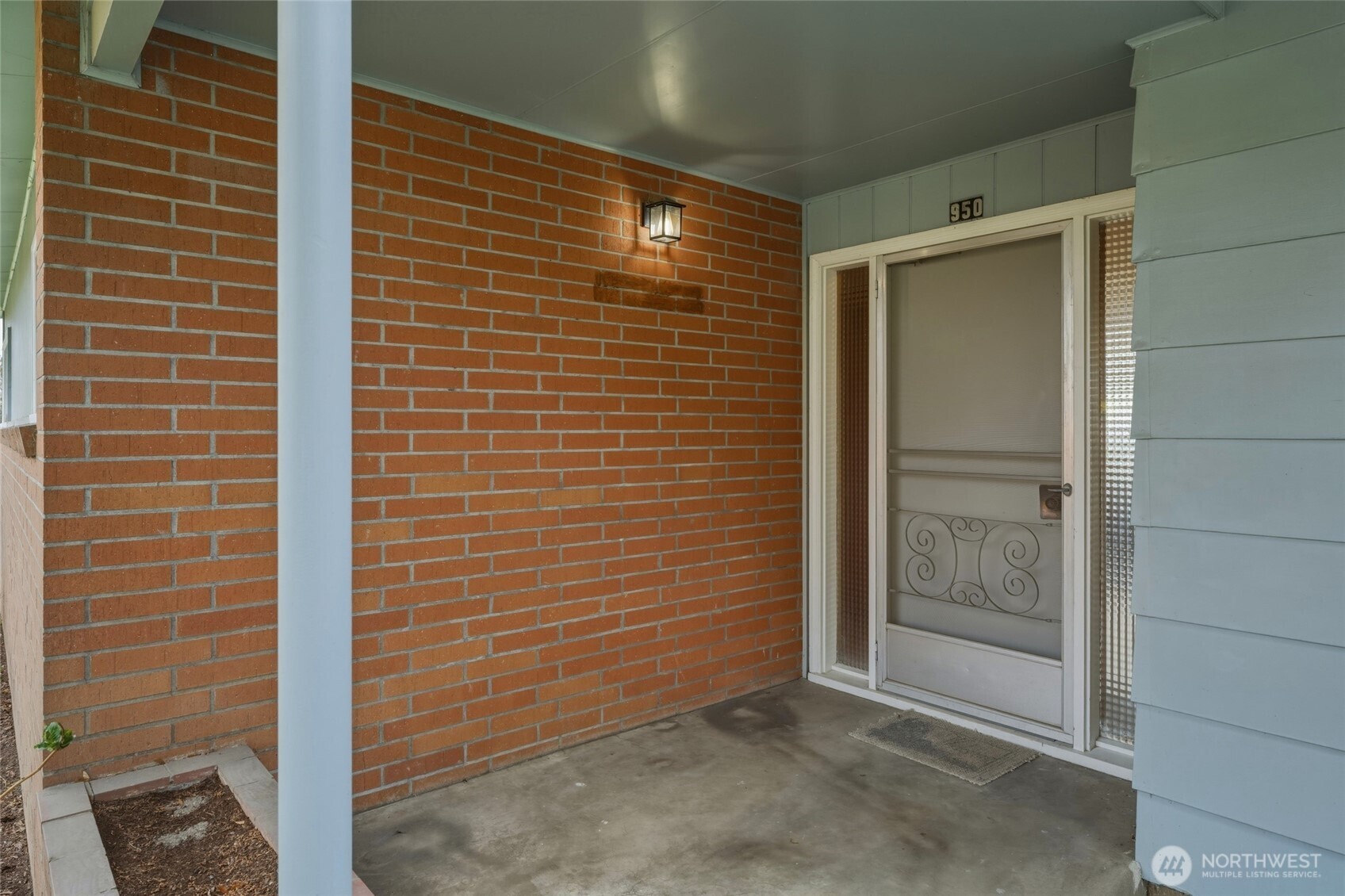 950 SE 12th Street , College Place, WA 99324