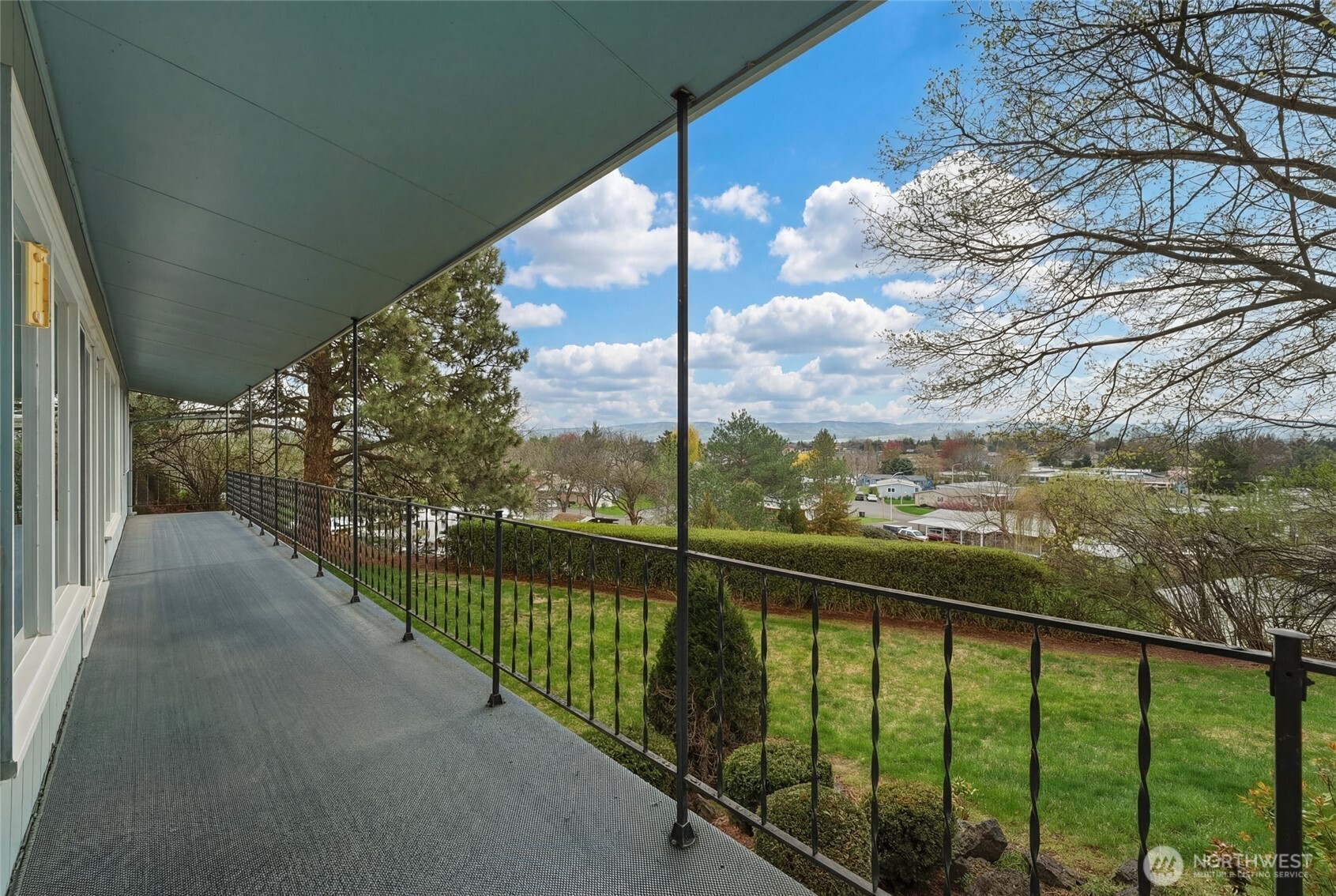 950 SE 12th Street , College Place, WA 99324