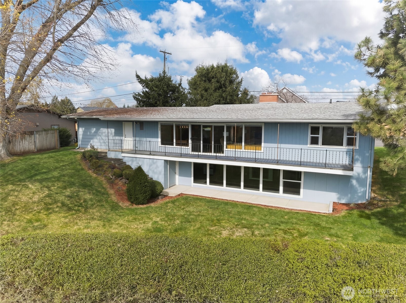 950 SE 12th Street , College Place, WA 99324