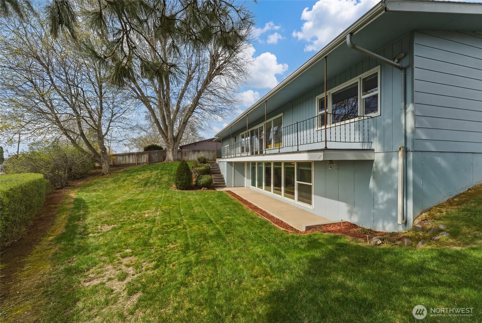 950 SE 12th Street , College Place, WA 99324