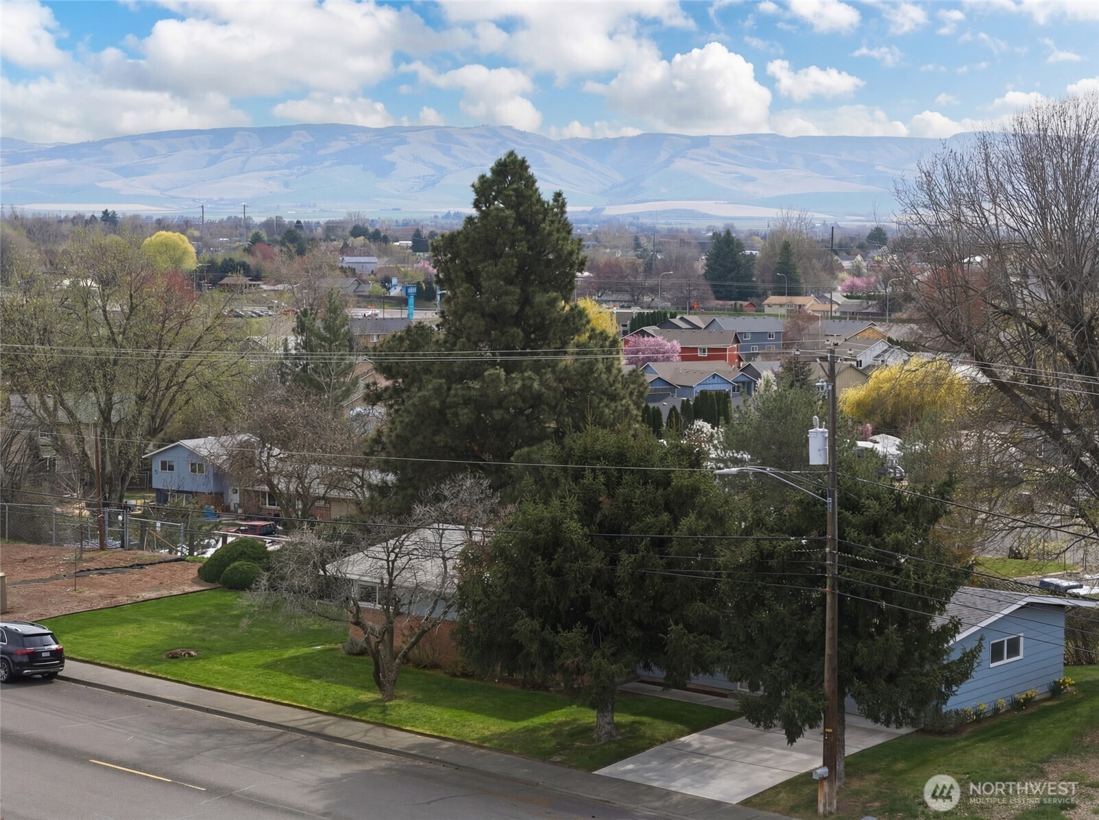 950 SE 12th Street , College Place, WA 99324