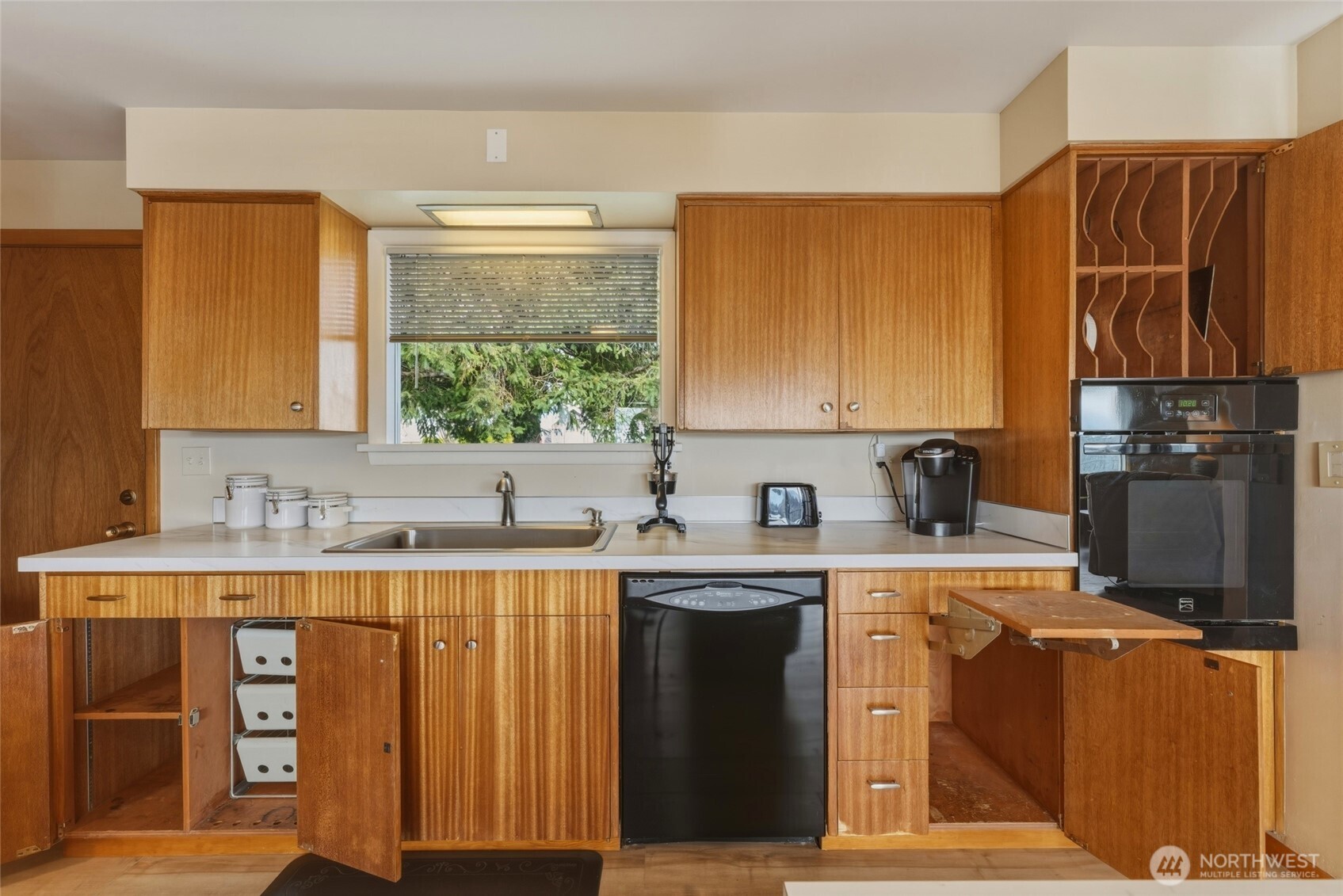 950 SE 12th Street , College Place, WA 99324