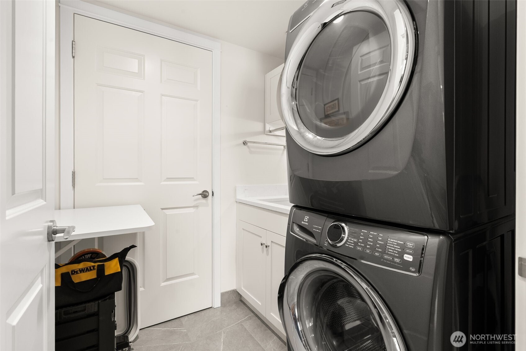 10047 Main Street #410, Bellevue, WA 98004