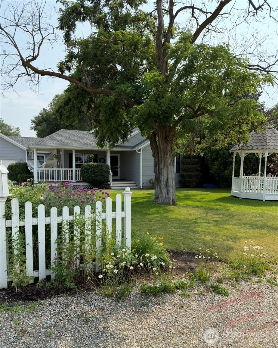432 5th Avenue , Oroville, WA 98844