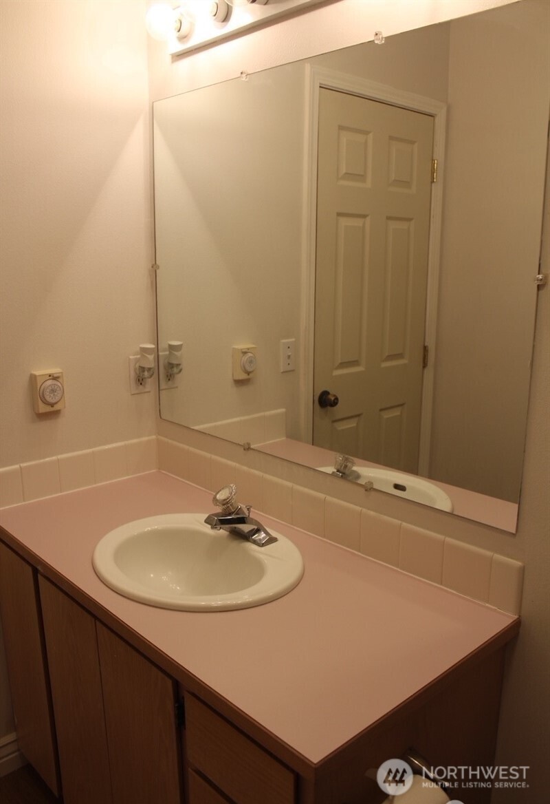432 5th Avenue , Oroville, WA 98844