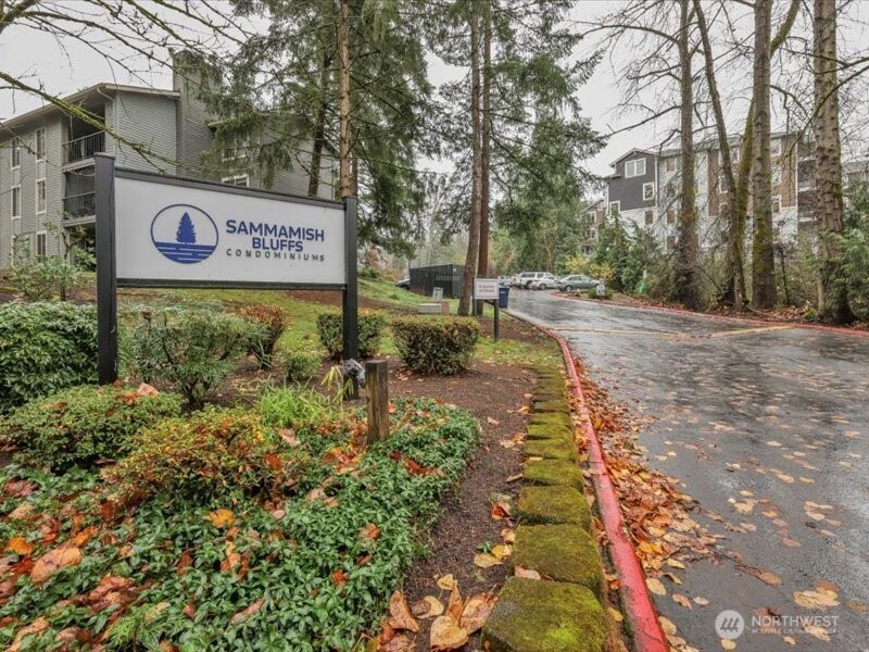 4629 W Lake Sammamish Parkway SE #H206, Issaquah, WA 98027