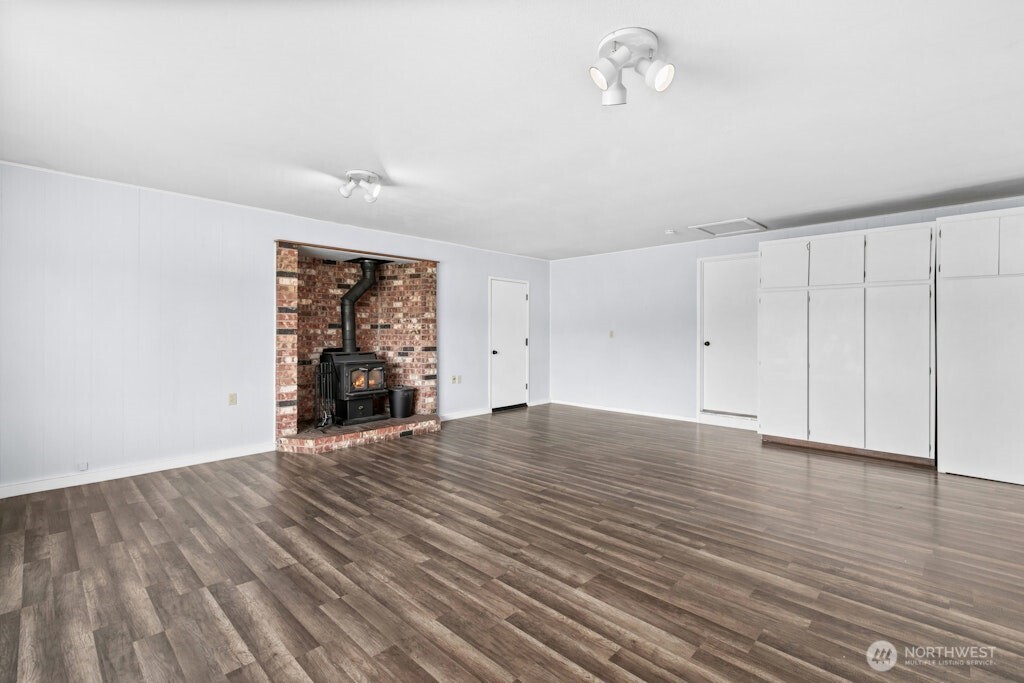 335 SW 4th Avenue , Oak Harbor, WA 98277