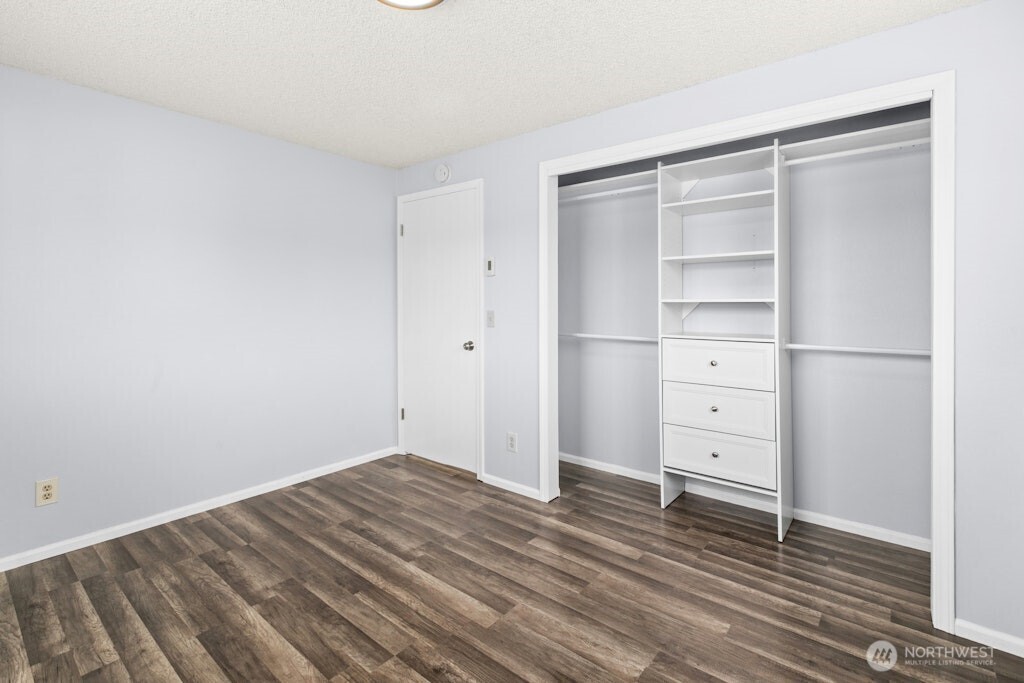 335 SW 4th Avenue , Oak Harbor, WA 98277