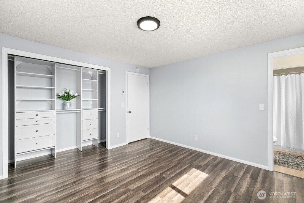 335 SW 4th Avenue , Oak Harbor, WA 98277