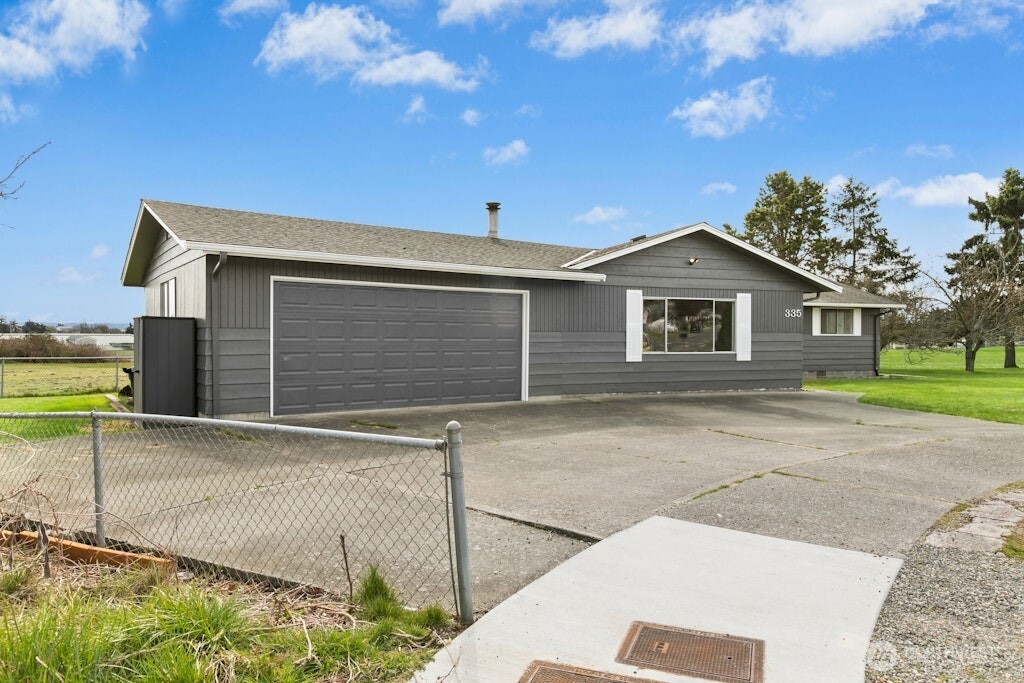 335 SW 4th Avenue , Oak Harbor, WA 98277
