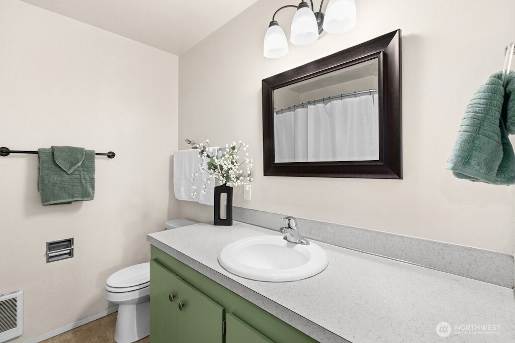 335 SW 4th Avenue , Oak Harbor, WA 98277