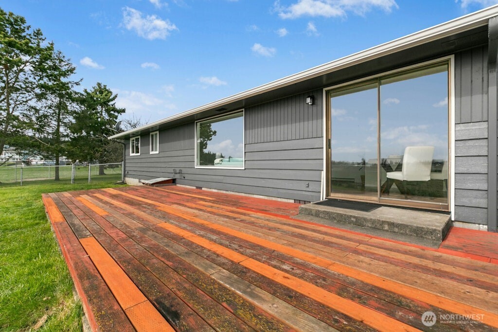 335 SW 4th Avenue , Oak Harbor, WA 98277