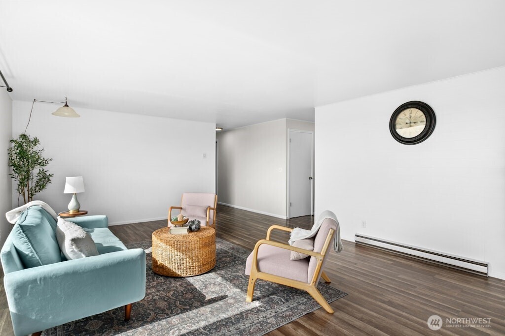 335 SW 4th Avenue , Oak Harbor, WA 98277