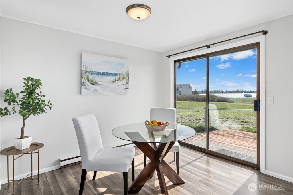 335 SW 4th Avenue , Oak Harbor, WA 98277