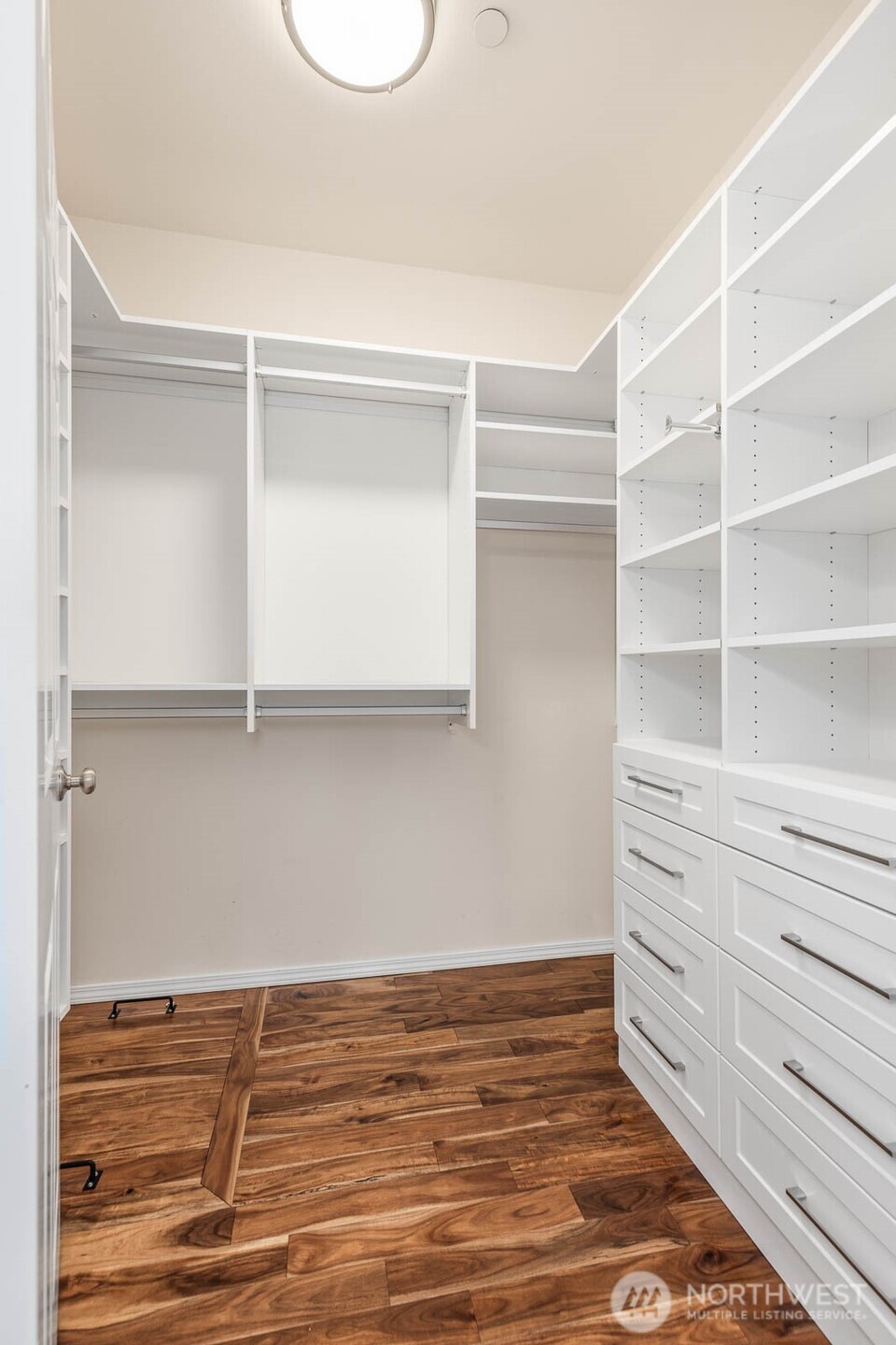 600 228th St SW #I101, Bothell, WA 98021