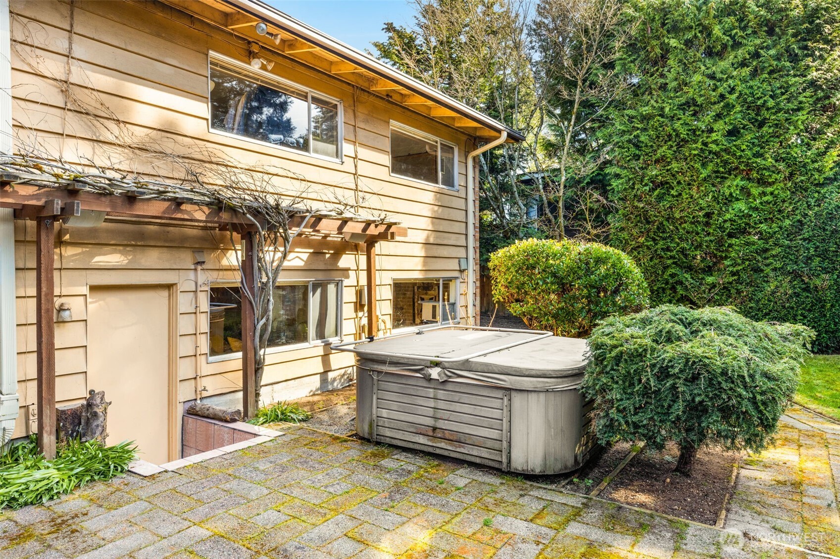 10529 NE 20th Place , Bellevue, WA 98004