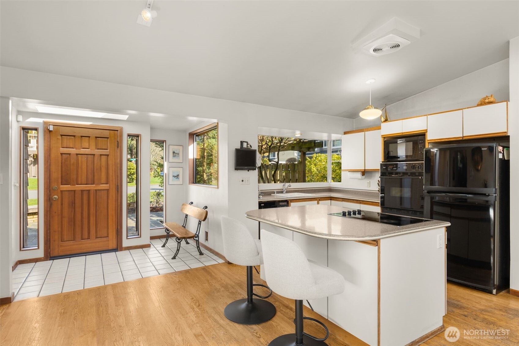 10529 NE 20th Place , Bellevue, WA 98004