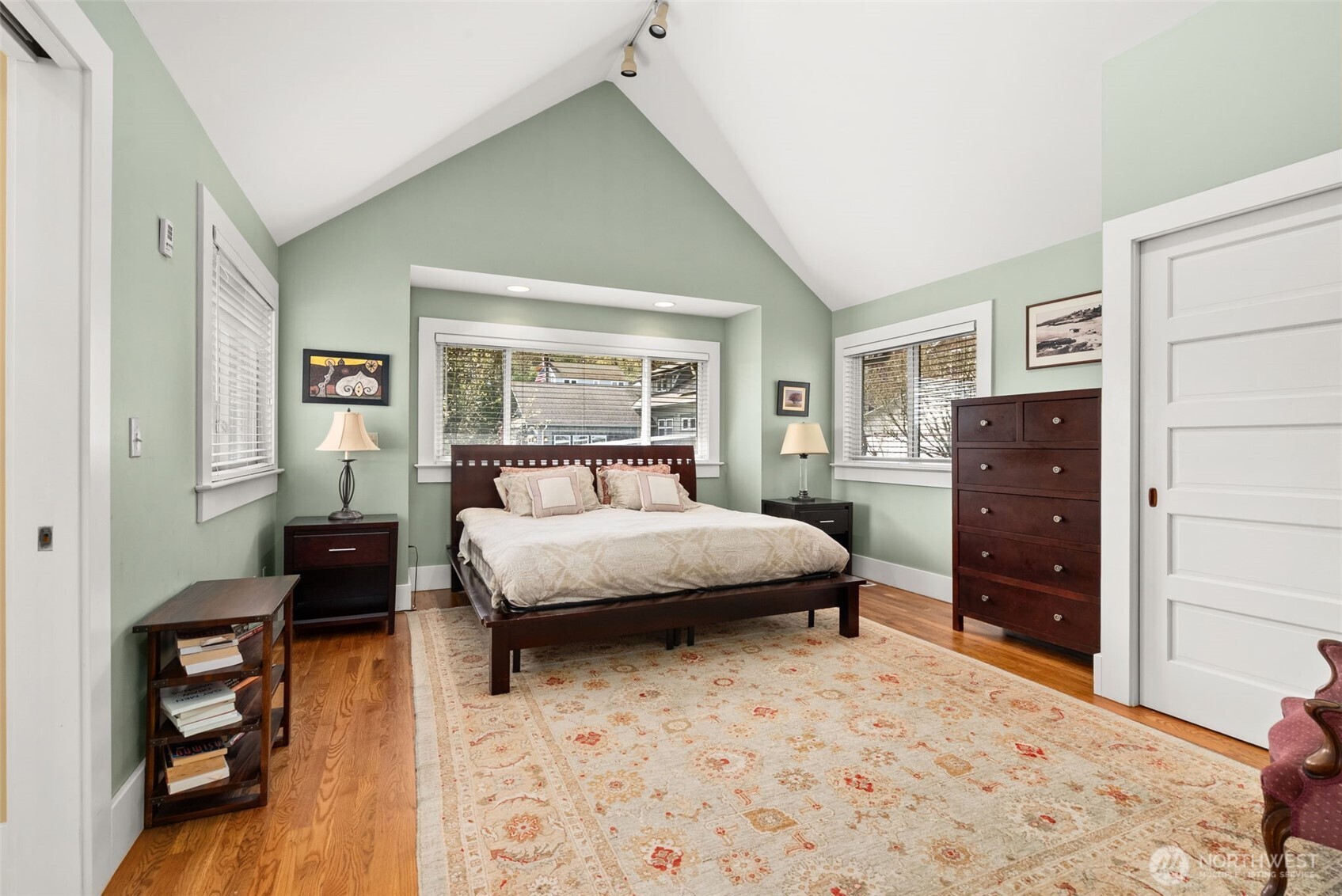 813 Midway Avenue NW, Olympia, WA 98502