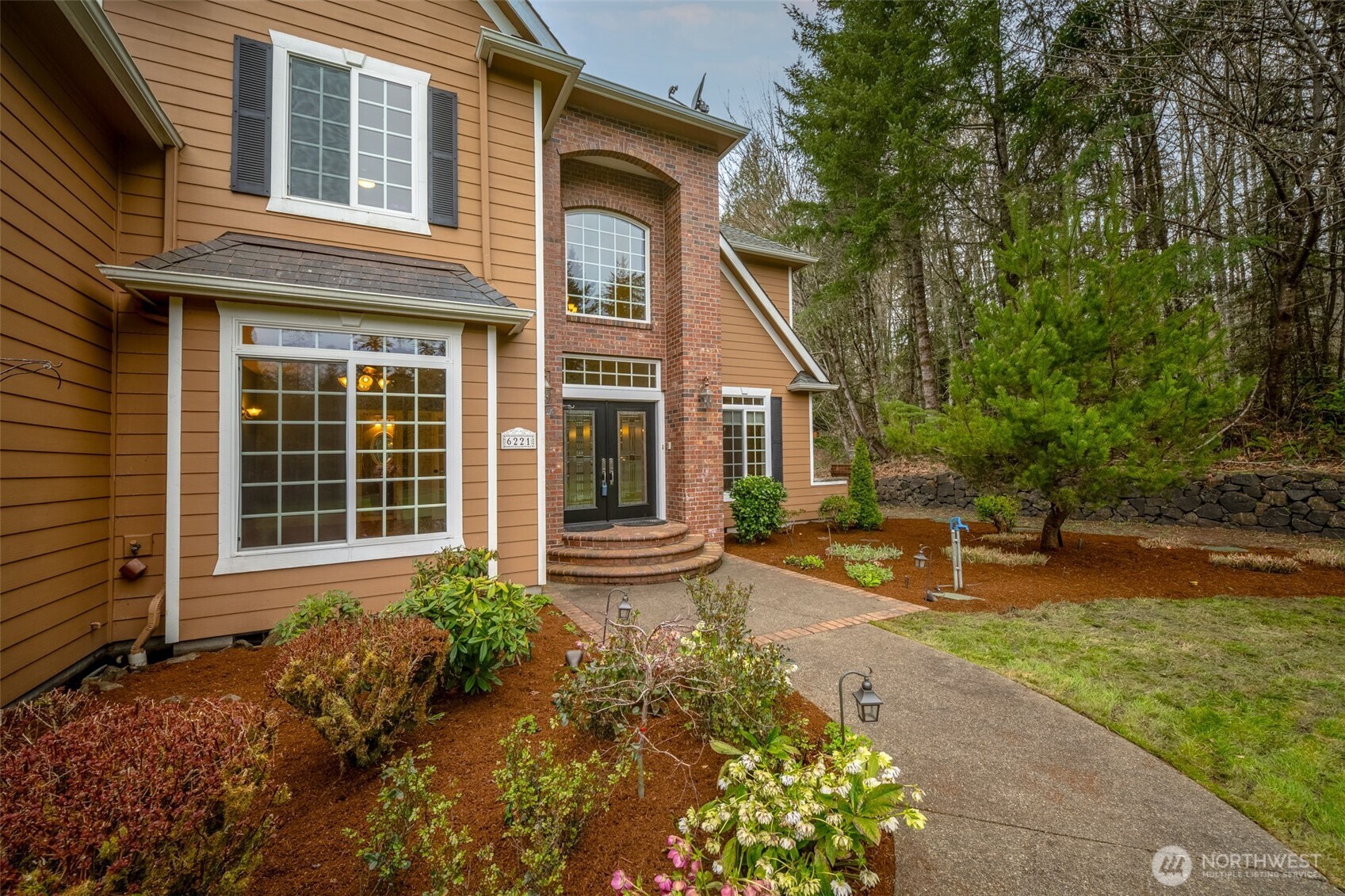 6221 63rd Avenue NE, Olympia, WA 98516