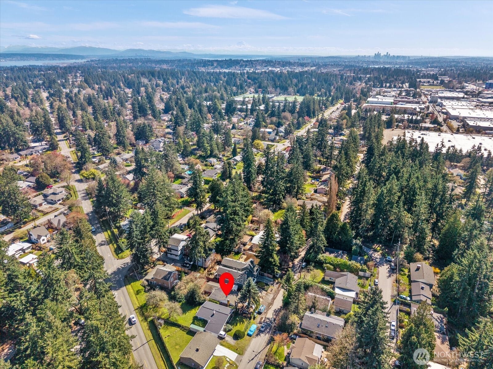 14022 Roslyn Place N, Seattle, WA 98133