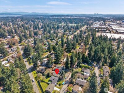 14022 Roslyn Place N, Seattle, WA 98133 - Photo 12