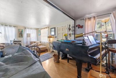 14022 Roslyn Place N, Seattle, WA 98133 - Photo 16