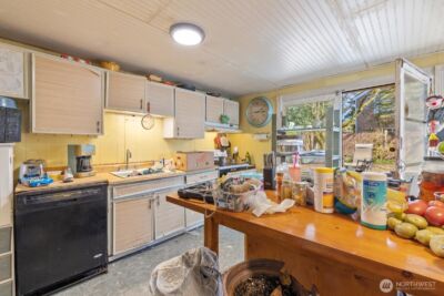 14022 Roslyn Place N, Seattle, WA 98133 - Photo 19