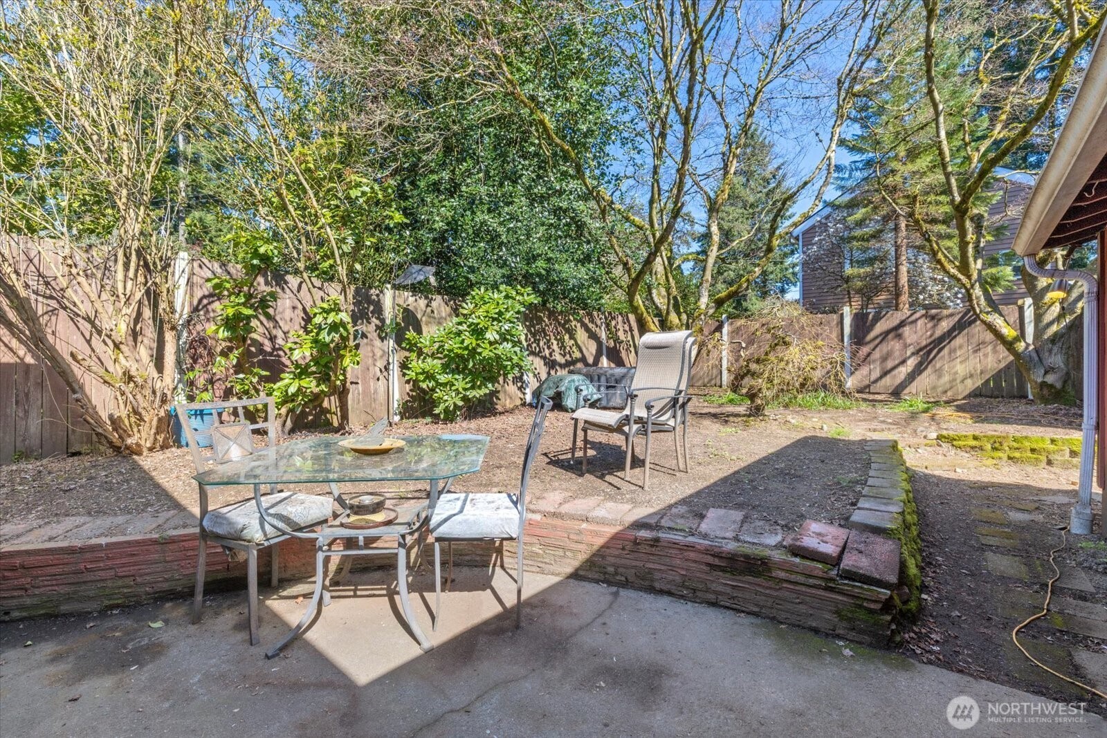 14022 Roslyn Place N, Seattle, WA 98133