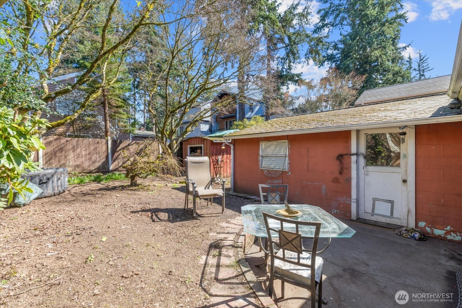 14022 Roslyn Place N, Seattle, WA 98133