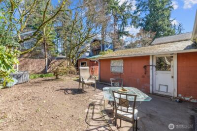 14022 Roslyn Place N, Seattle, WA 98133 - Photo 25