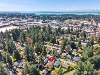 14022 Roslyn Place N, Seattle, WA 98133 - Photo 10