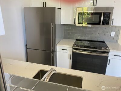 4561 Lake Washington Boulevard NE #203, Kirkland, WA 98033 - Photo 16