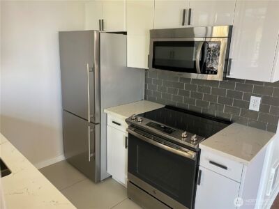 4561 Lake Washington Boulevard NE #203, Kirkland, WA 98033 - Photo 17