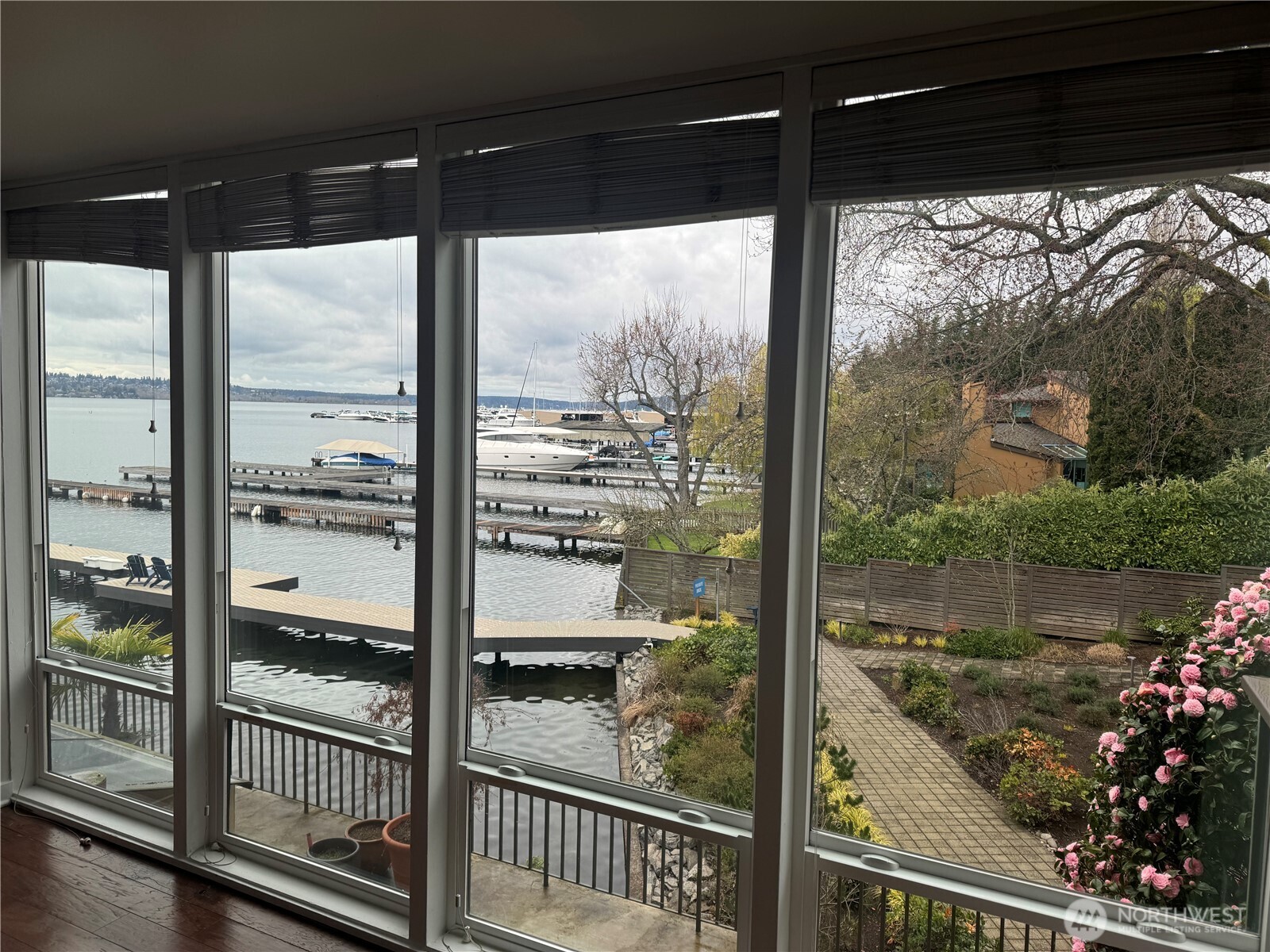 4561 Lake Washington Boulevard NE #203, Kirkland, WA 98033