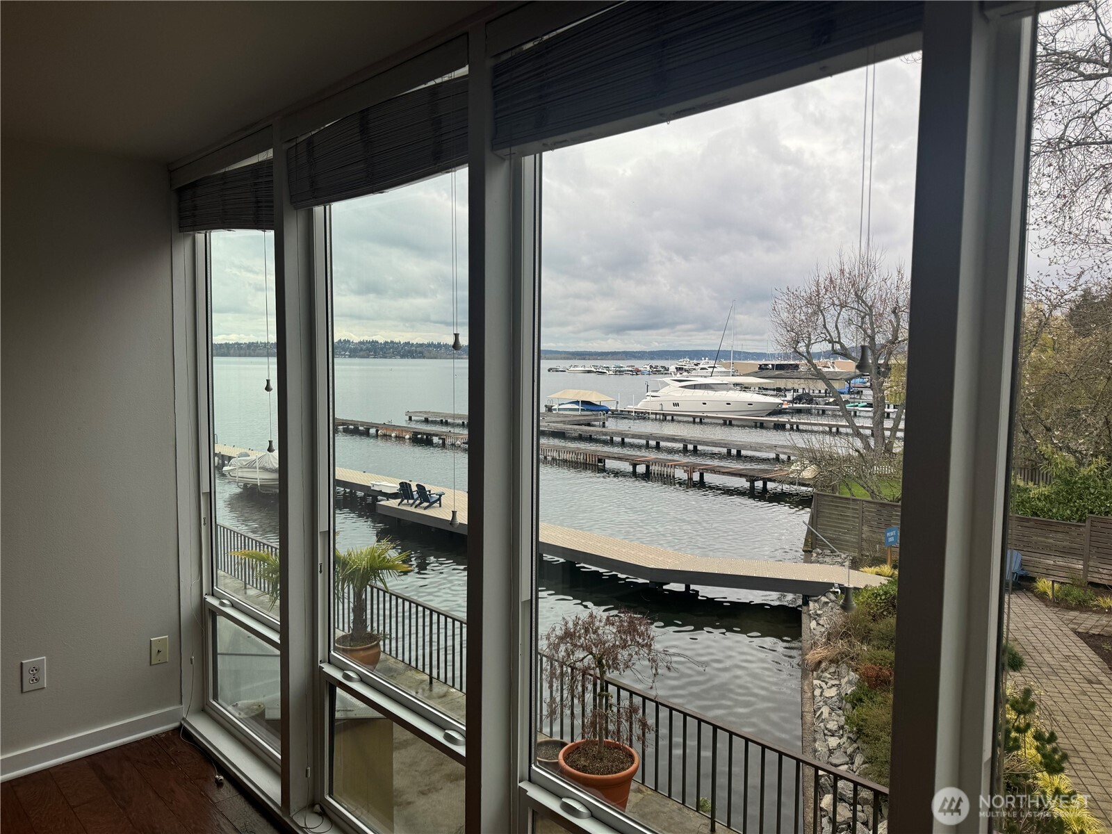 4561 Lake Washington Boulevard NE #203, Kirkland, WA 98033