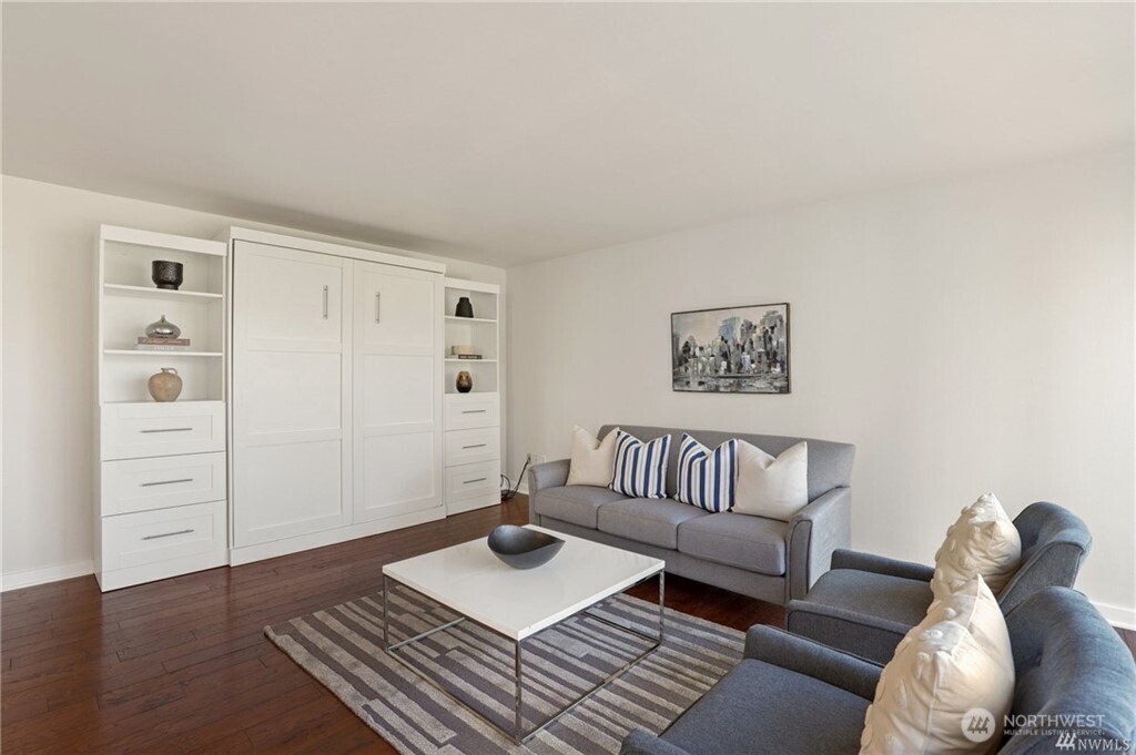 4561 Lake Washington Boulevard NE #203, Kirkland, WA 98033