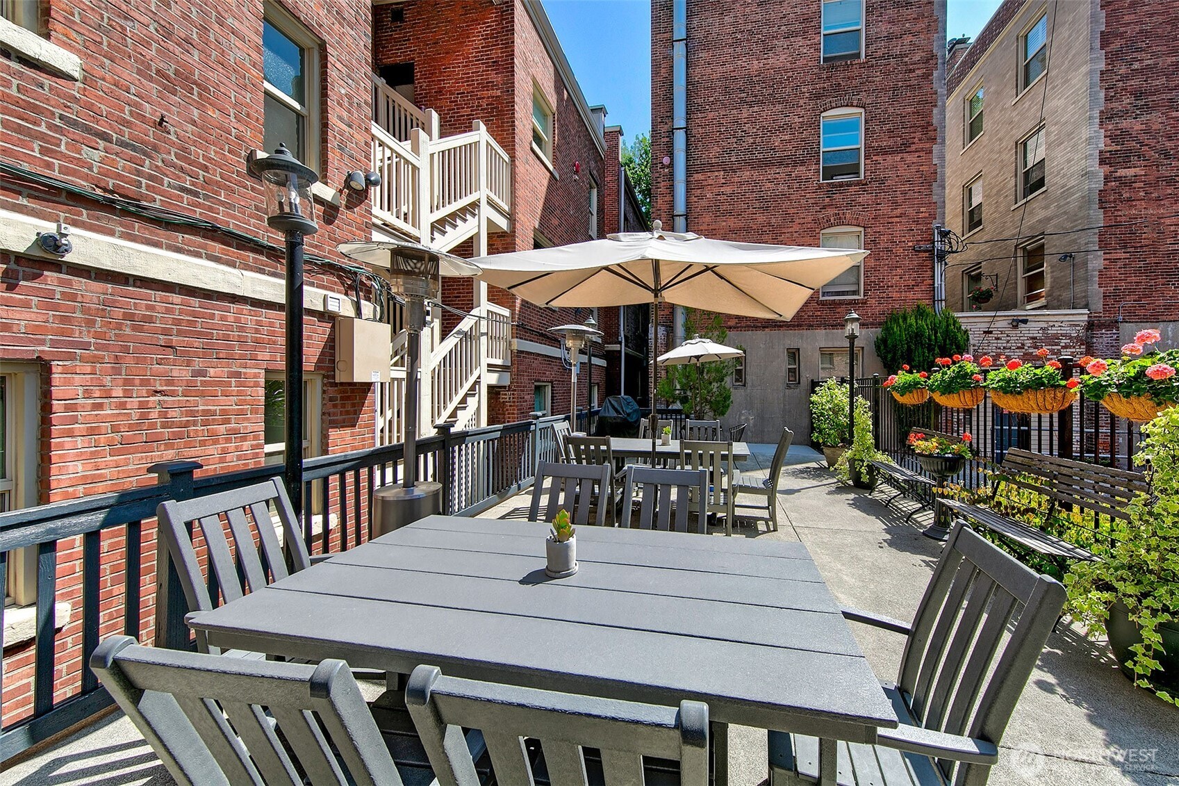 125 Warren Avenue N #J, Seattle, WA 98109