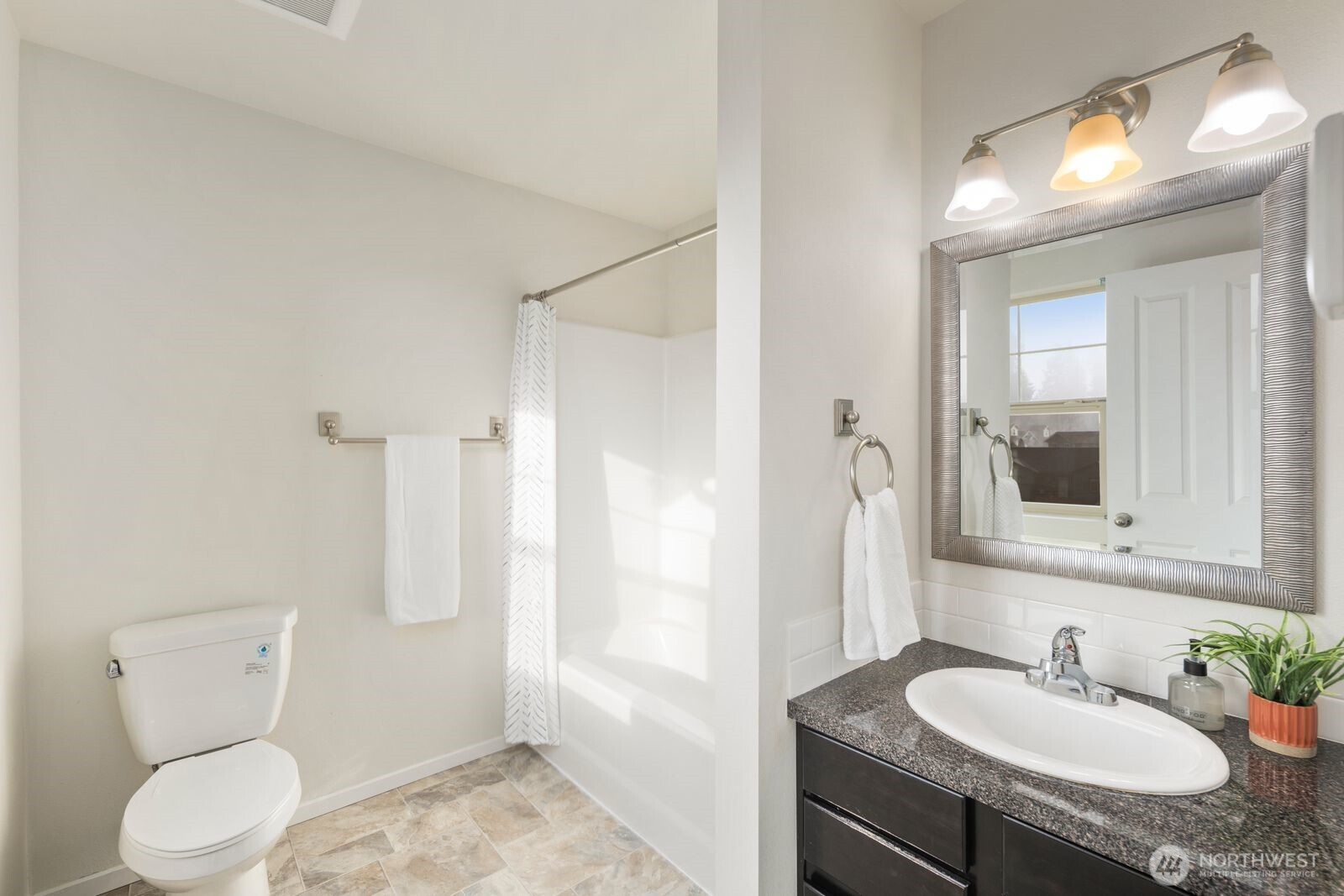 10686 NE Dawson Way , Kingston, WA 98346-8511