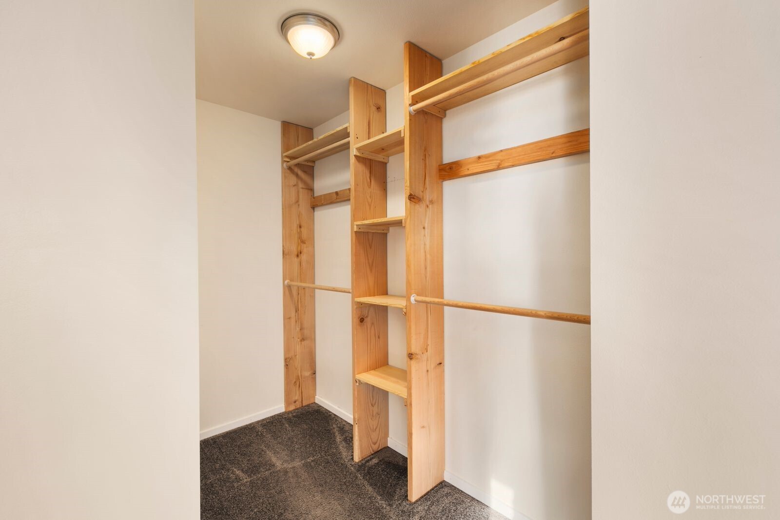 10686 NE Dawson Way , Kingston, WA 98346-8511