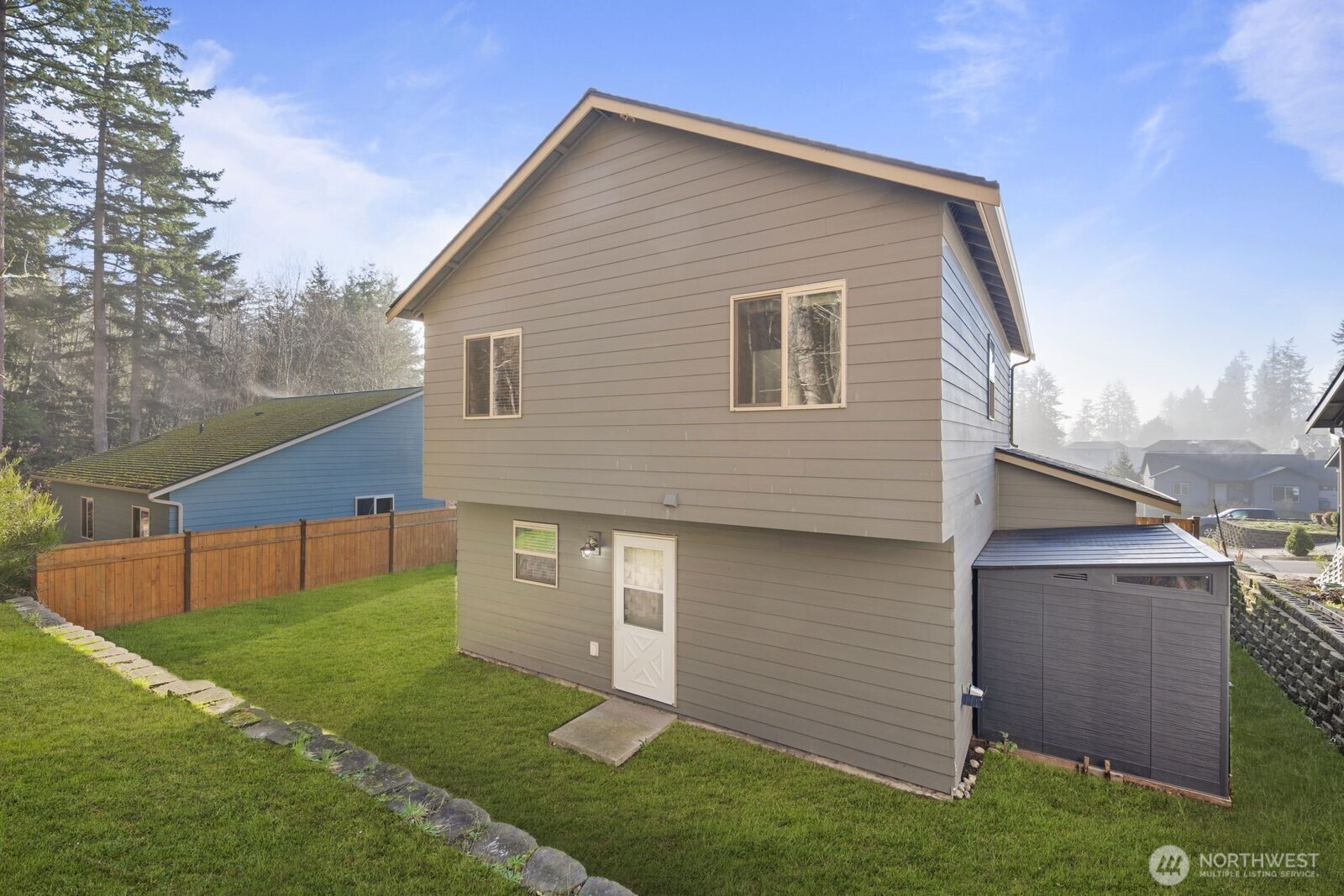 10686 NE Dawson Way , Kingston, WA 98346-8511