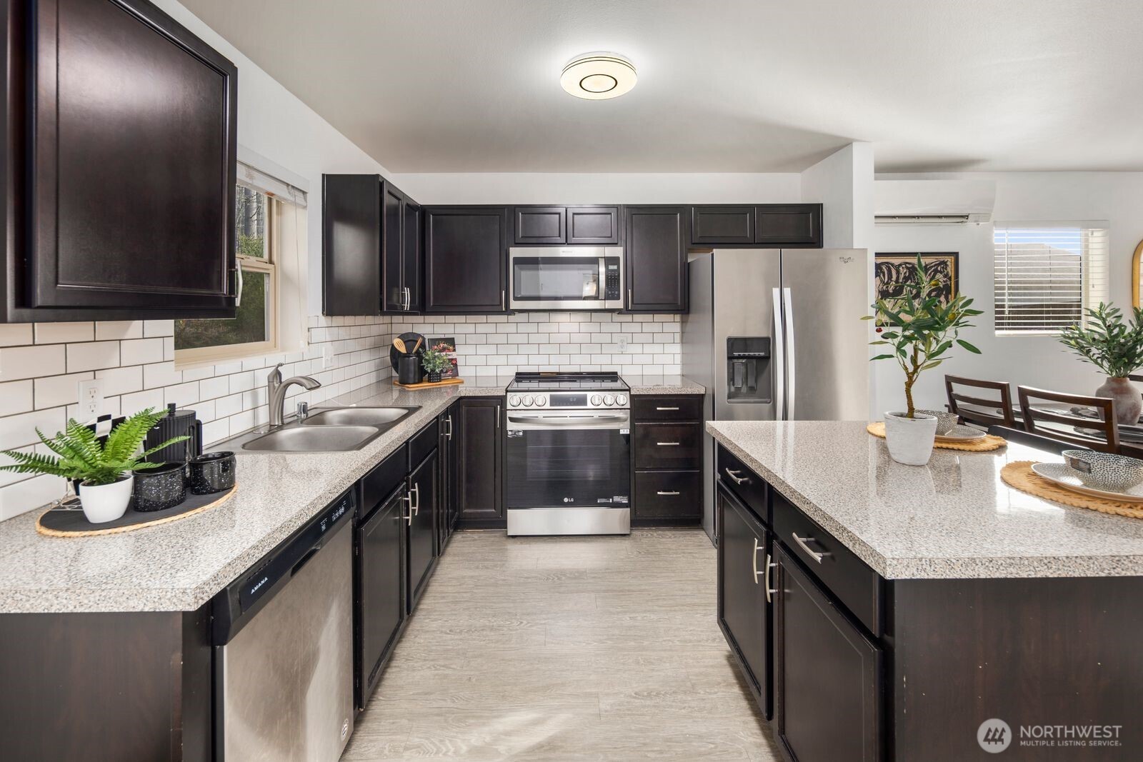 10686 NE Dawson Way , Kingston, WA 98346-8511