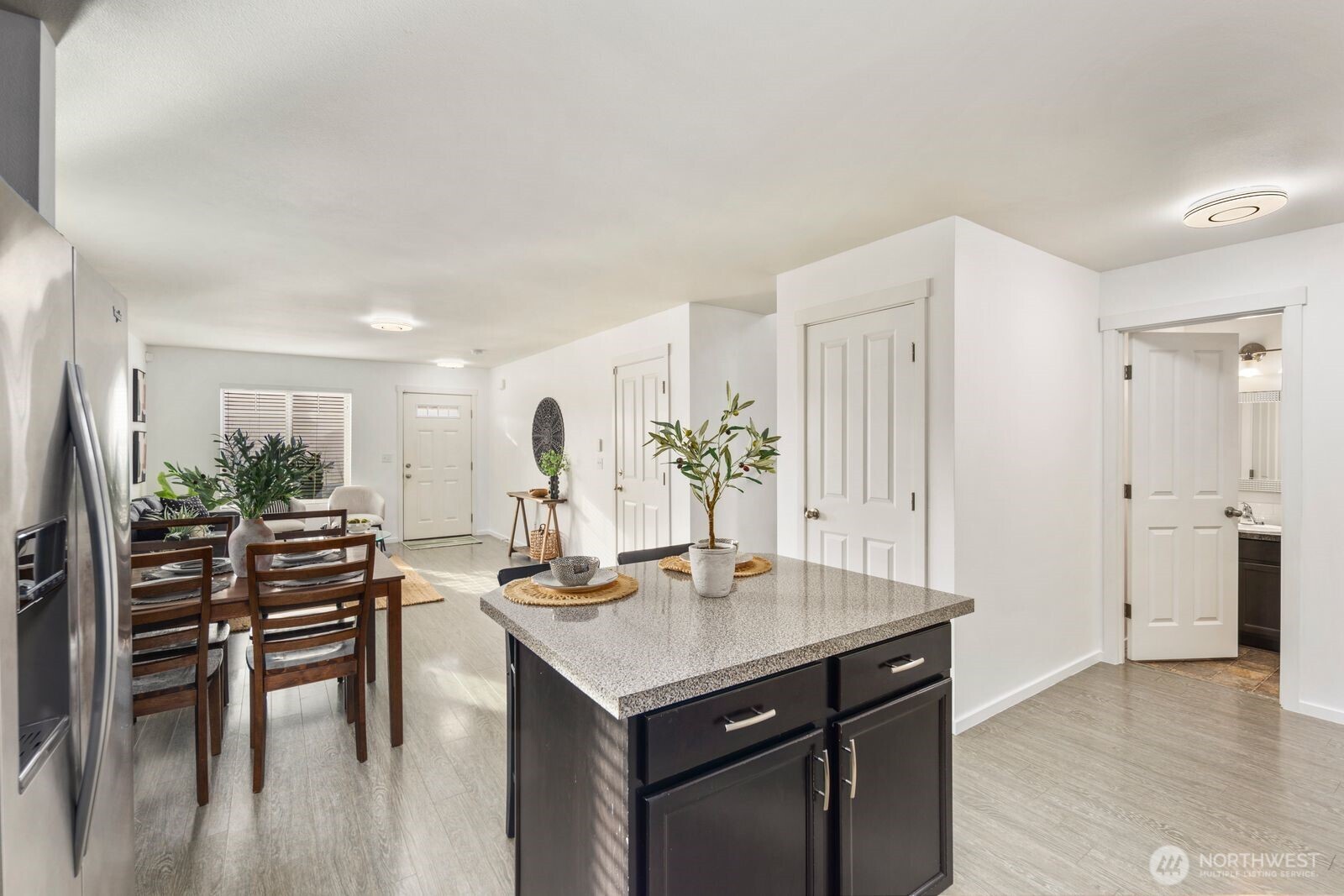 10686 NE Dawson Way , Kingston, WA 98346-8511