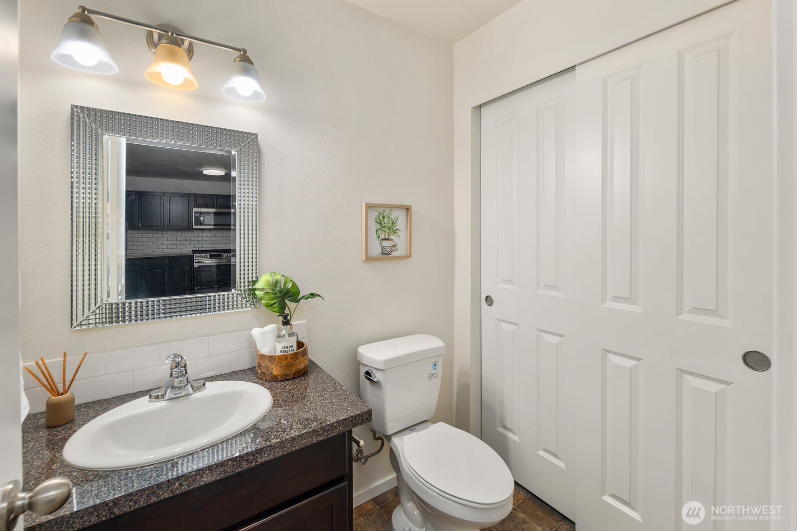 10686 NE Dawson Way , Kingston, WA 98346-8511