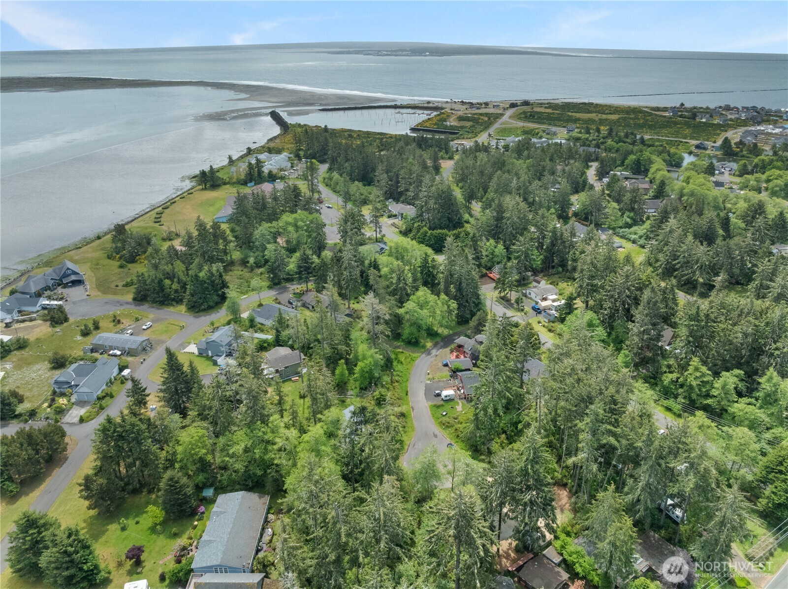 958 Washoe Court SE, Ocean Shores, WA 98569