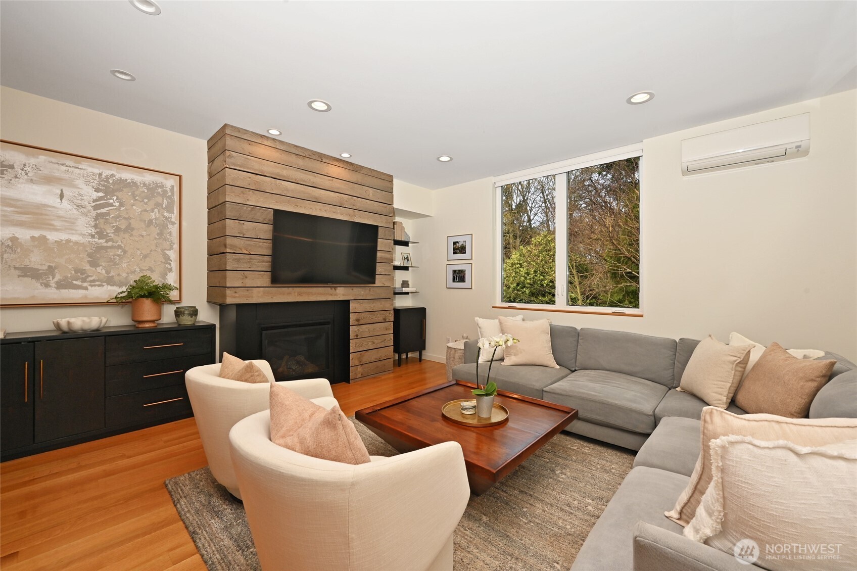 3310 W Government Way #A, Seattle, WA 98199