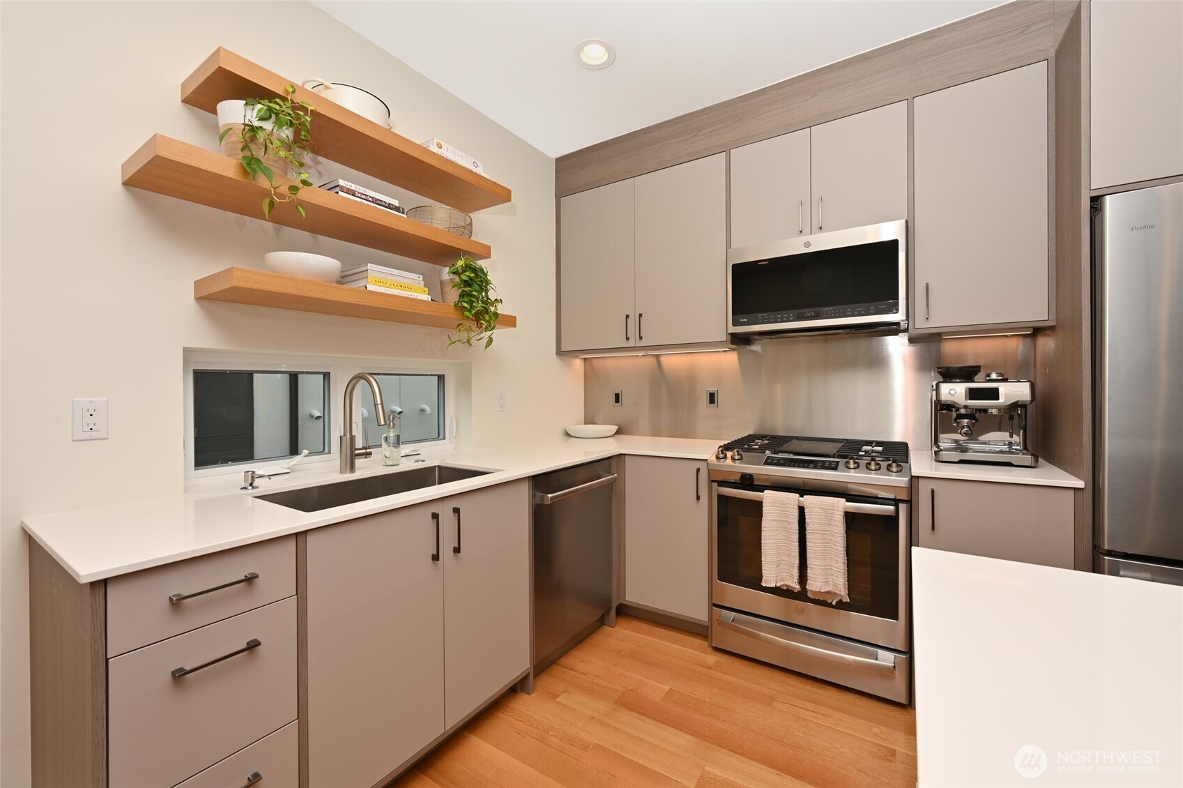 3310 W Government Way #A, Seattle, WA 98199